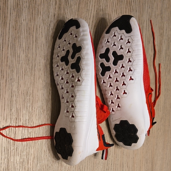 Nike Bright Red Running Shoes - Picture 4 of 8